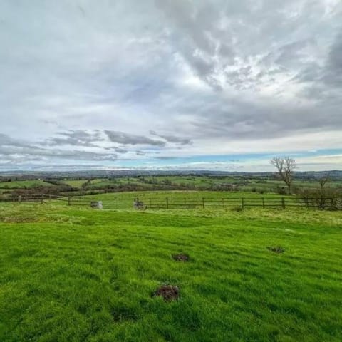 Meadow View Cottage - cosy, intimate, romantic House in Staffordshire Moorlands District