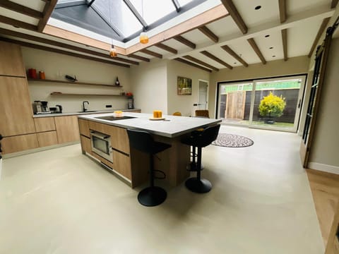 Luxurious Renovated Home, Retro Touch! Villa in Eindhoven