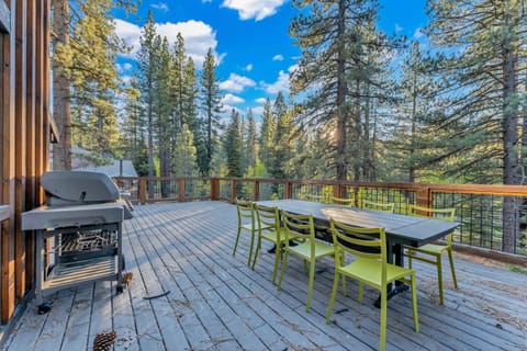 Northstar Retreat with Hot Tub & FREE Shuttle Access House in Northstar Drive