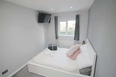 2 Bed House - BHX - NEC House in Solihull