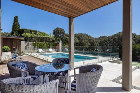 Seating area, Pool view, Swimming pool