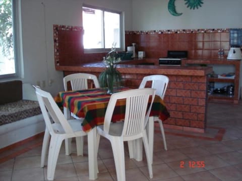 BONITO APARTAMENTO RODEADO DE PALMERAS primer nivel Apartment in Barra de Navidad