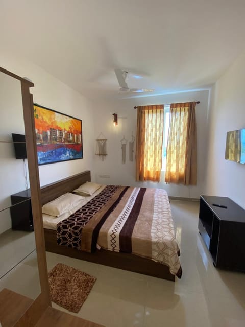 CALM CORNER Lake View Stays Apartment in Chennai