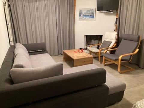 Mélèzes R-S MOUNTAIN & SKI LIFT apartements Condo in Sion