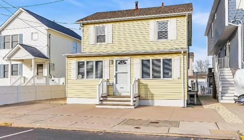 Seaside Getaway! 3 Blocks to Beach with Washer-Dryer Appartamento in Seaside Heights