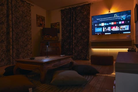 Communal lounge/ TV room, TV and multimedia, Living room, Photo of the whole room, Evening entertainment