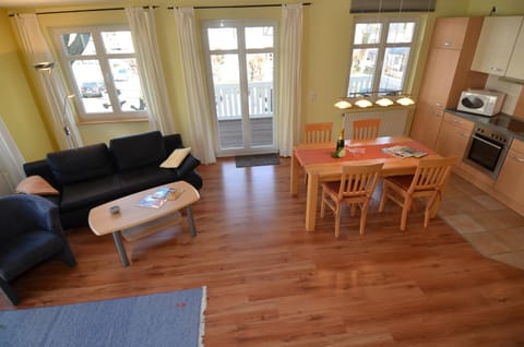 Kitchen or kitchenette, Living room, Photo of the whole room, Dining area