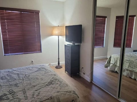 3BR & Loft near Palmdale Hospital Appartement in Palmdale