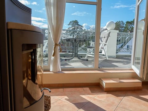 Balcony/Terrace, flat iron