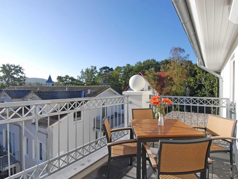 Patio, Day, View (from property/room), Balcony/Terrace