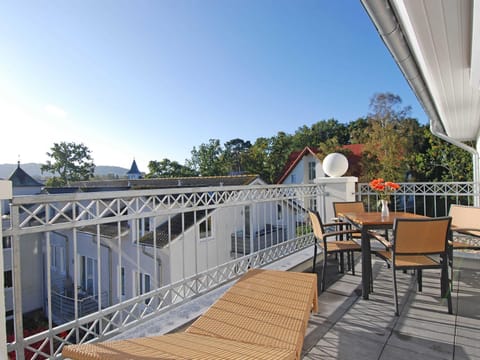 Patio, Day, View (from property/room), Balcony/Terrace