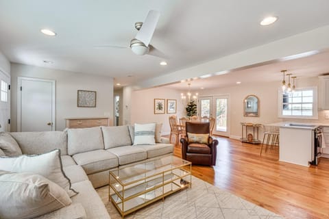 Lake Keowee Home with Boat Dock in Seneca House in Lake Keowee