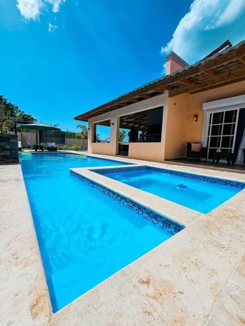 Day, Pool view, Swimming pool, sunbed