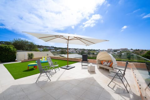 Natural landscape, Balcony/Terrace, Pool view