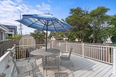 Pristine Home 2 Bedrooms 1 Bath Deck and Grill House in Seaside Heights