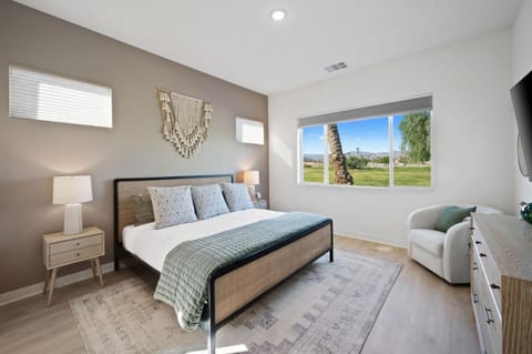 Brand new home Living the dream with golf and sunset views House in Indio