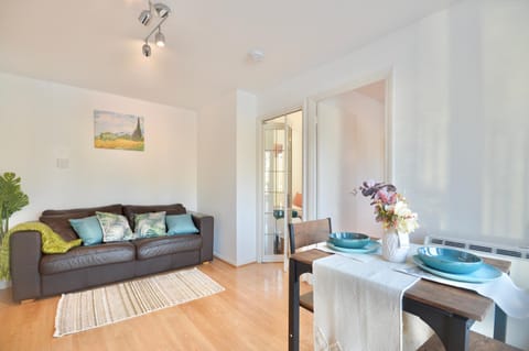 Silver Street Apartment in London Borough of Lewisham