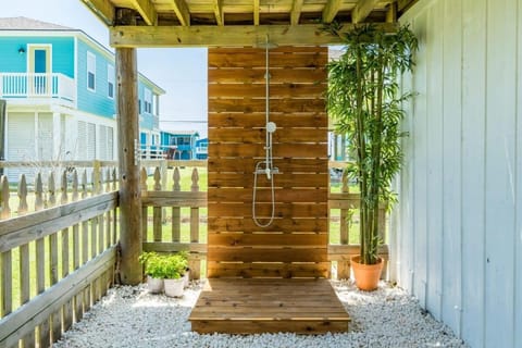 So Cute Sun & Salt Beach Bungalow Casa in Surfside Beach