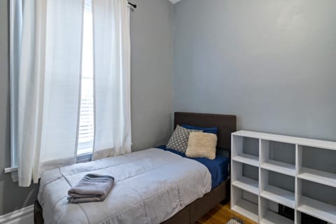 Spacious 2BR w Fenced Yard Office & Roku TV in STL Apartment in Saint Louis