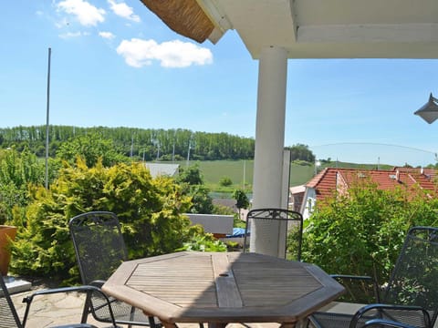 View (from property/room), Balcony/Terrace, Garden view