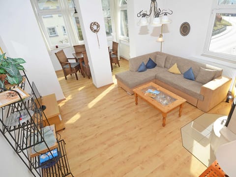 Living room, Photo of the whole room, Seating area, Dining area, Bedroom