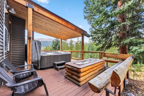 Breckenridge Escape with Hot Tub and Mountain Views House in Breckenridge