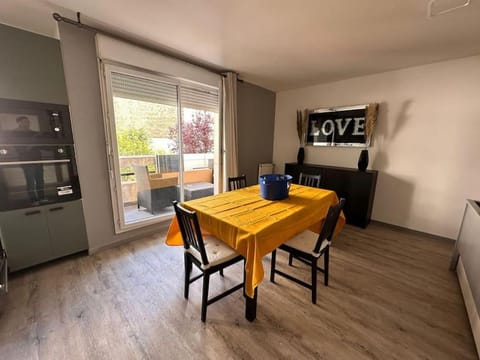 Appartement Levallois standing proche gare Apartment in Levallois-Perret