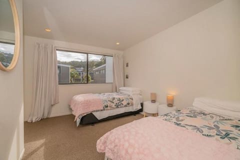 Hosts on the Coast Happy Days - Aqua Soleil Apartment in Whitianga