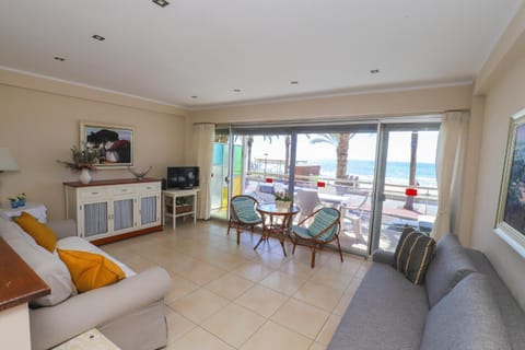 Living room, Sea view