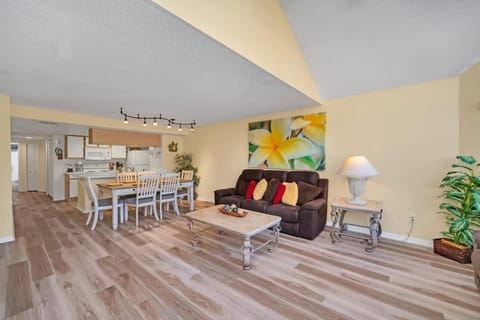 Beautiful Royal Palm Bay Condo near Disney House in Kissimmee