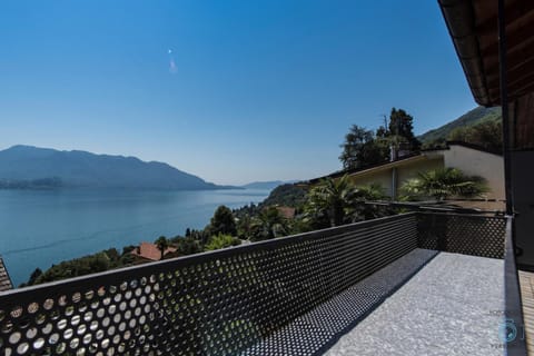 Balcony/Terrace, Lake view