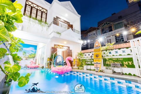 Property building, Patio, Night, Pool view, Swimming pool, Swimming pool, sunbed