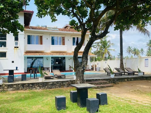 White Sand Beach Villa Wadduwa Hotel in Wadduwa