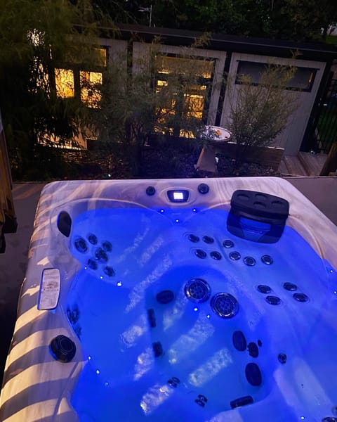 Night, Hot Tub, Hot Tub