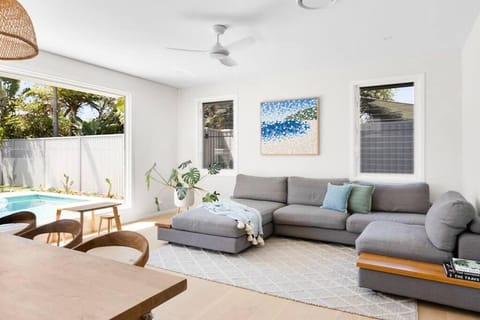 Cabablanca - New Coastal Home, Cabarita Beach House in Tweed Heads