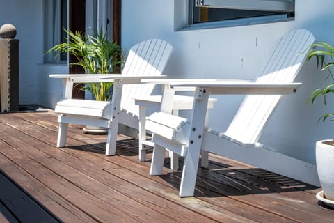 Patio, Day, Balcony/Terrace, Seating area, Dining area