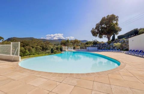 Day, Mountain view, Pool view, Swimming pool, sunbed