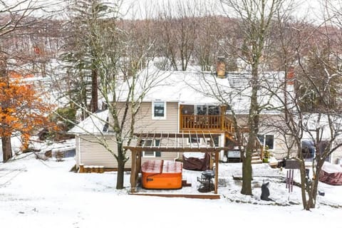 Cozy Rustic Bliss Seconds from Windham Mt Resort House in Windham