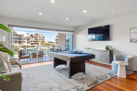 Canal View Luxury Townhouse Mandurah Apartment in Mandurah