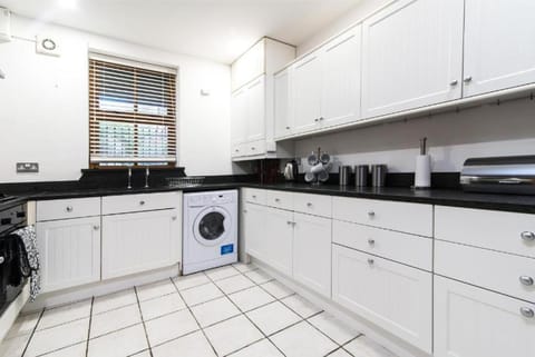 Boutique 3 Bedroom in Central Leamington Apartment in Royal Leamington Spa