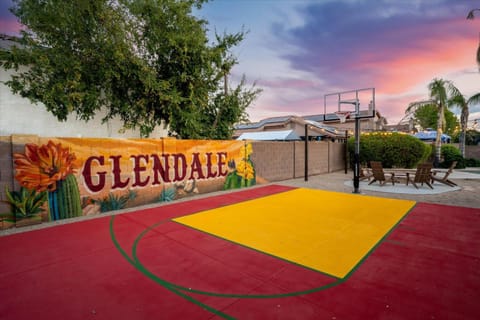 Sport Court Pool Hot Tub Pool Table Fire Pit Games House in Glendale