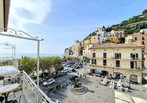 City view, Sea view, Street view