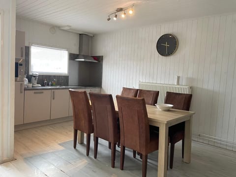 Fijne woning op hippische accommodatie aan de rand van Dokkum Apartment in Friesland, Netherlands