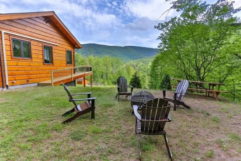 Stunning Home with Hot Tub Fire Pit & Amazing Views House in Capital District, NY, USA