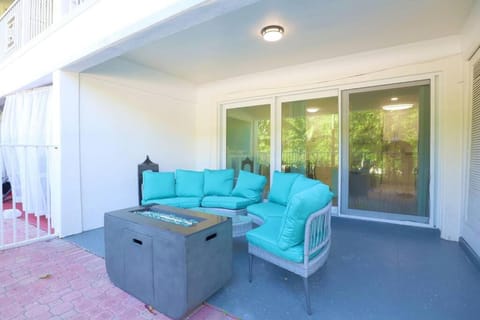 Modern Vibes 1BR with Patio & Firepit by the Beach Apartment in Boca Raton