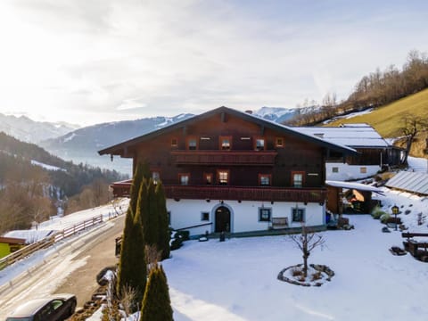 Property building, Winter