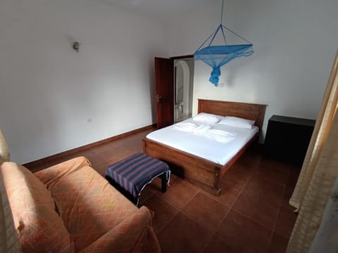 S and P Airport transit hostel and villa 01 Hostel in Negombo