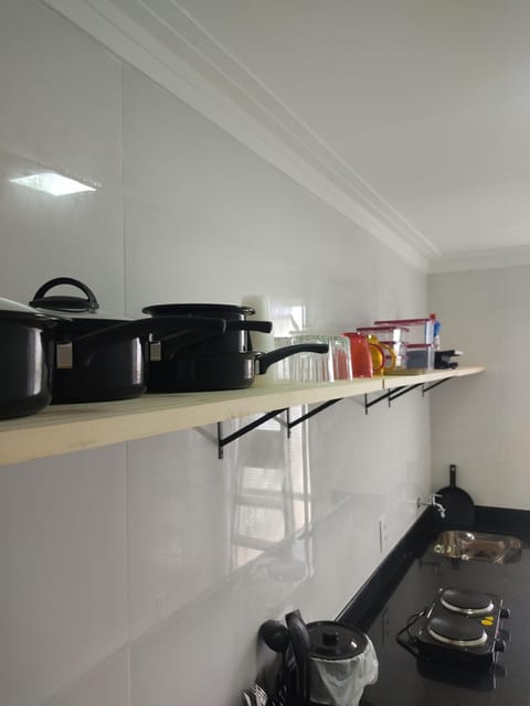 Kitchen or kitchenette, minibar, stove, toaster