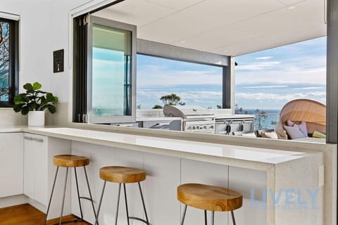 The Ocean's Edge Luxury Entertainer with Views House in Melbourne