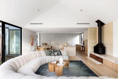 MAUDE Luxe Resort Style Amenities House in Melbourne